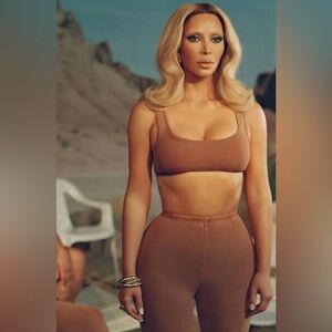 SKIMS Outdoor Bralette & Biker Short Set “Camel”